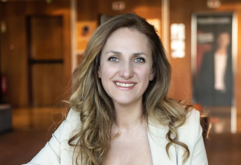 Hepsiburada_Nilhan_Onal_Gökçetekin